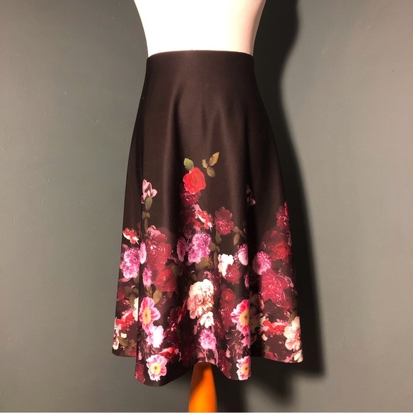 db , Elastic waist floral on a black background - Picture 1 of 2